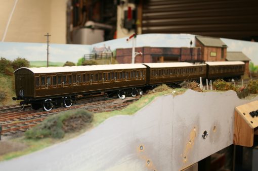 7mm. scale 3 car set of Ex LBSCR "elevated electric" coaches in the LBSCR Umber livery.