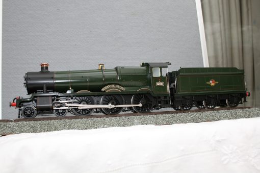 7mm. scale BR(W) Class 68XX "Grange" 4-6-0 Tender Locomotive r/n 6807 "Birchwood Grange", lined brunswick green livery late crest condition. - Image 4