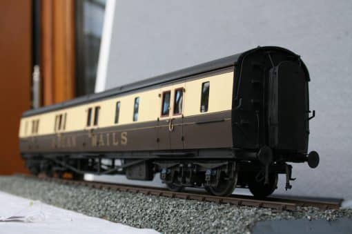 7mm. scale BR(W) Dia.K38 Bow End 58ft. 4.5in. Full Brake r/n W 1174 "Ocean Mails" livery - Image 2