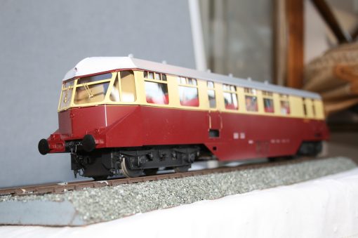 7mm. scale BR(W) Diesel Railcar r/n W19W carmine & cream livery. - Image 2