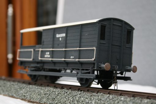 7mm. scale GWR 25T. Goods Brake Van r/n 68754 Dark Grey Post 1937 livery. - Image 4