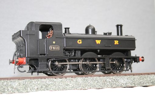 7mm. scale GWR Class 7400 0-6-0 Pannier Tank Locomotive r/n 7411 in black livery. - Image 2