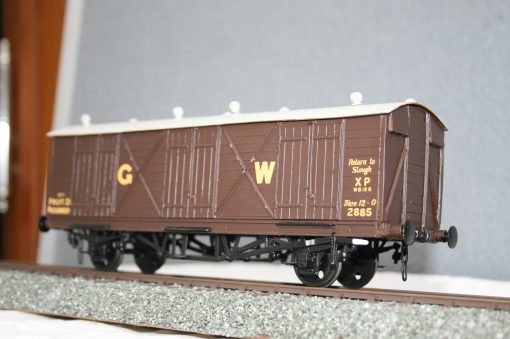 7mm. scale GWR Dia. Y11 10T. Fruit D Passenger van r/n 2885, brown livery. - Image 2