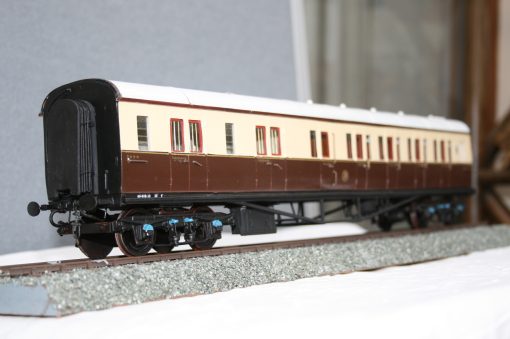 7mm. scale GWR Collett 57ft. Flat End Dia.D116 Corridor Brake/3rd. r/n 5098, "Shirtbutton" livery. - Image 3