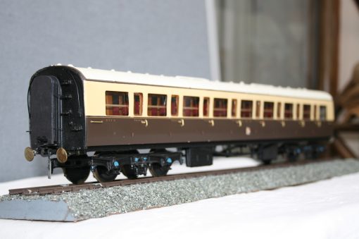 7mm. scale GWR Dia.C64 Collett 61ft. 4.5ins. Bow End Side Corridor Full 3rd. Carriage r/n 5723