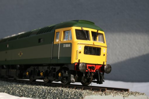 7mm. scale BR "Brush" Type 4 (later Class 47) Diesel-Electric locomotive r/n D1664 "George Jackson Churchward" 2-tone green livery. - Image 4