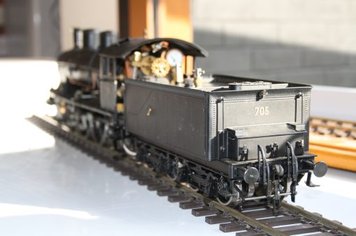 1/32nd. Scale 45mm. Gauge SBB A 3/5 4-Cylinder 4-6-0 tender locomotive r/n 705, black livery - Image 4