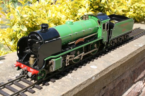 1/32nd. scale SR "Schools Class" 4-4-0 tender locomotive r/n E 901 "Winchester" in lined green livery. - Image 3