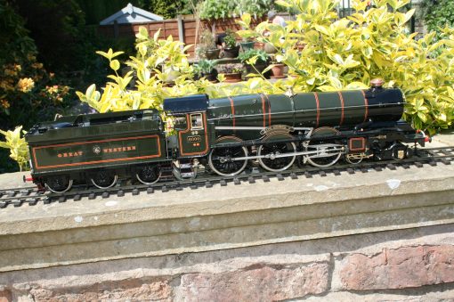 1/32nd. scale GWR "King" Class 4-6-0 tender locomotive r/n 6000 "King George V" lined green livery - Image 2
