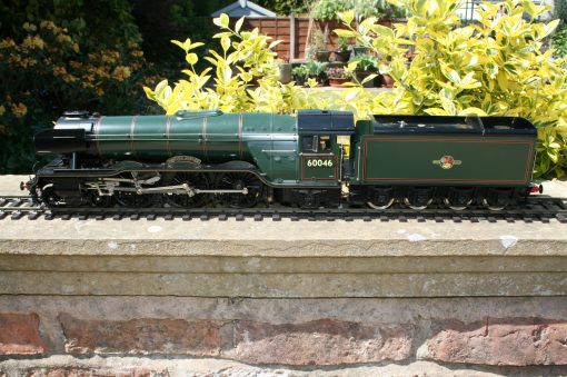 1/32nd. scale Gauge One BR(E) Class A3 Pacific Locomotive r/n 60046 "Diamond Jubilee" fitted smoke deflectors, lined green livery. - Image 2