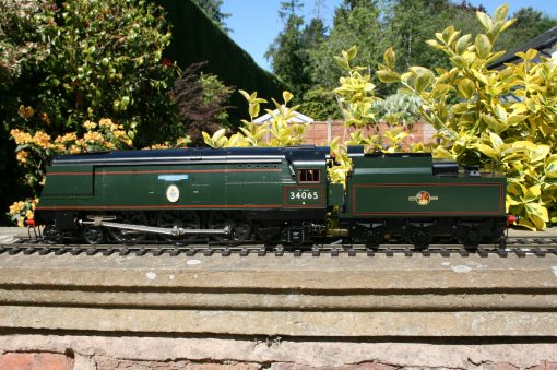 1/32nd. Gauge One BR(S) Class 7P 5PA "Battle of Britain" Light Pacific 4-6-2 tender locomotive r/n 34065 "Hurricane" in green livery