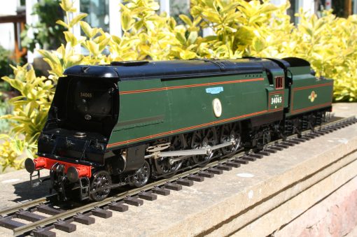 1/32nd. Gauge One BR(S) Class 7P 5PA "Battle of Britain" Light Pacific 4-6-2 tender locomotive r/n 34065 "Hurricane" in green livery - Image 3