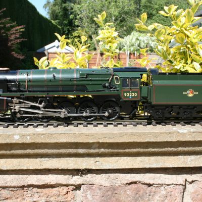 1/32nd. scale, Gauge One BR Standard Class 9 2-10-0 tender locomotive fleet number 92220 "Evening Star" in green livery.