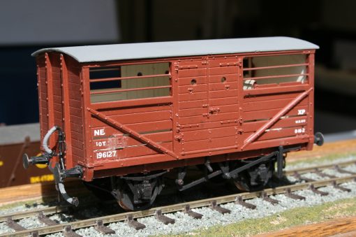 7mm. scale LNER 10T. Vacuum Braked Cattle Truck r/n 196127 in Post 1937 red oxide livery.