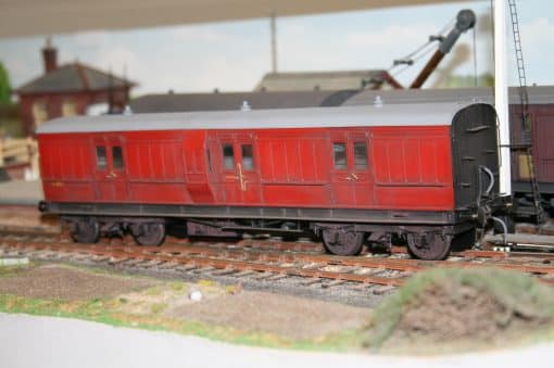 7mm. scale BR(Ex.LSWR) (SR Dia.863) 44ft. Full Brake r/n S1021, weathered crimson lake livery. - Image 2