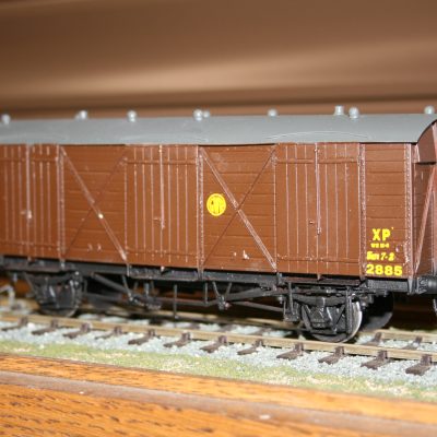 7mm. scale GWR 10T. Fruit D Vacuum Braked Passenger Van r/n 2885 in "Shirtbutton" livery.