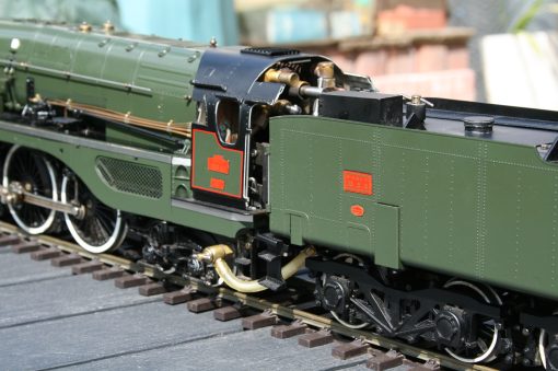 Gauge One 1/32 scale coal fired steam powered SNCF Class 232U1 4-6-4 tender locomotive in SNCF green livery. - Image 3