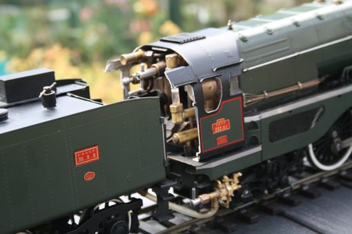 Gauge One 1/32 scale coal fired steam powered SNCF Class 232U1 4-6-4 tender locomotive in SNCF green livery. - Image 4