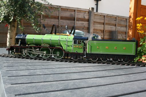 1/32 scale Gauge One LNER Class A3 r/n 4472 "Flying Scotsman" in apple green livery. - Image 2