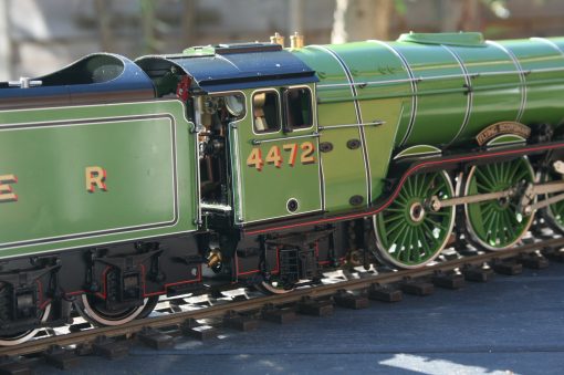 1/32 scale Gauge One LNER Class A3 r/n 4472 "Flying Scotsman" in apple green livery. - Image 5