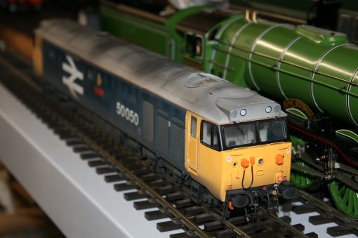 7mm. Scale BR Class 50 Diesel Locomotive r/n 50050 "Fearless" Large Logo weathered blue livery with grey roof - Image 3
